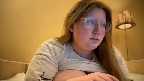 Sophie online show from February 2025 04:41:02 PM