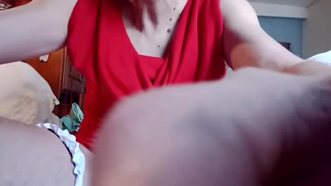 fifi010203 online show from October 2025 01:12:02 PM