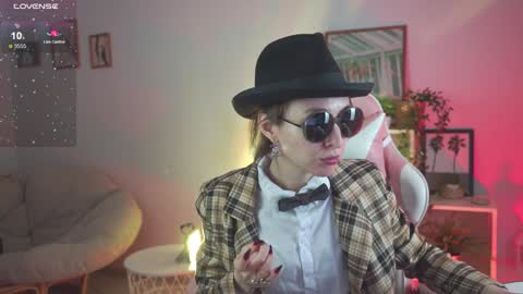 Snapshot of filipinaadams chatting on December 2024 08:34:01 AM cap and Lana online show from December 2024 08:34:01 AM