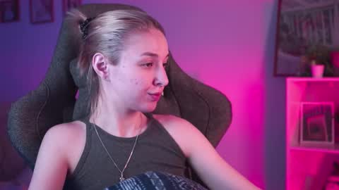 Snapshot of filipinaadams chatting on February 2025 05:01:01 AM cap and Lana online show from February 2025 05:01:01 AM