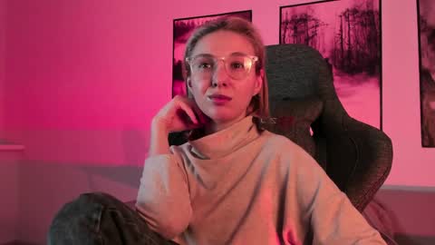 Snapshot of filipinaadams chatting on February 2025 09:04:02 AM cap and Lana online show from February 2025 09:04:02 AM