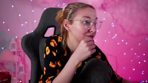 Snapshot of filipinaadams chatting on March 2025 08:22:01 AM cap and Lana online show from March 2025 08:22:01 AM