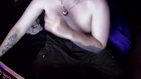 Snapshot of findiryts_2 chatting on October 2025 04:34:02 AM Alice and Max online show from October 2025 04:34:02 AM