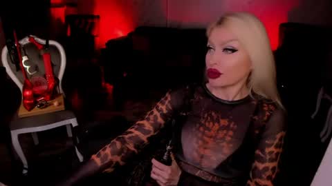 Snapshot of findom_god chatting on June 2026 06:19:02 PM AlfaFemale online show from June 2026 06:19:02 PM