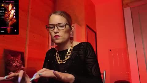 Lady online show from February 2026 06:09:01 PM