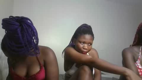 Snapshot of fine_melanie chatting on September 2025 02:49:01 AM melanie online show from September 2025 02:49:01 AM