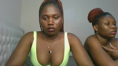 Snapshot of fine_melanie chatting on October 2025 02:20:01 PM melanie online show from October 2025 02:20:01 PM