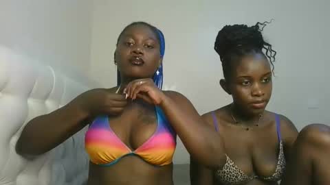 Snapshot of fine_melanie chatting on November 2025 09:20:02 AM melanie online show from November 2025 09:20:02 AM