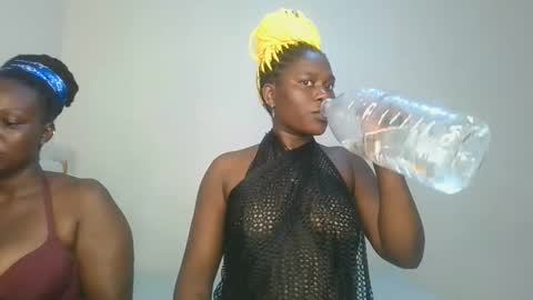 Snapshot of fine_melanie chatting on December 2025 09:33:01 PM melanie online show from December 2025 09:33:01 PM