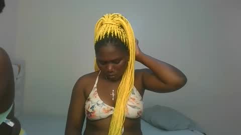 Snapshot of fine_melanie chatting on December 2025 10:33:01 AM melanie online show from December 2025 10:33:01 AM