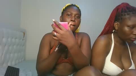 Snapshot of fine_melanie chatting on December 2025 11:01:02 PM melanie online show from December 2025 11:01:02 PM