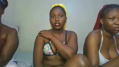 Snapshot of fine_melanie chatting on December 2025 11:18:01 AM melanie online show from December 2025 11:18:01 AM