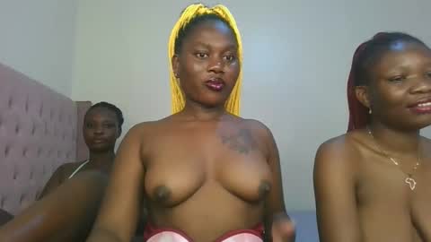 Snapshot of fine_melanie chatting on January 2026 12:21:02 PM melanie online show from January 2026 12:21:02 PM