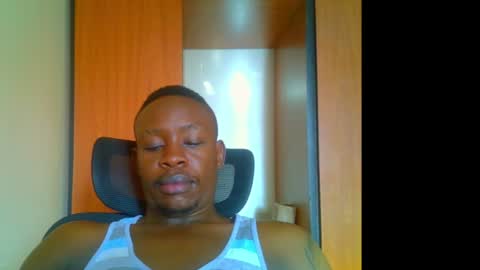 Snapshot of fineebony chatting on June 2026 05:09:01 AM HOT AND SWEET online show from June 2026 05:09:01 AM
