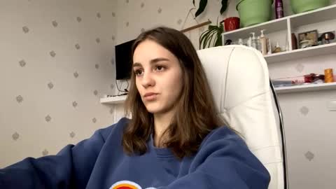 Keite wanna play  Meow online show from November 2025 12:15:02 PM