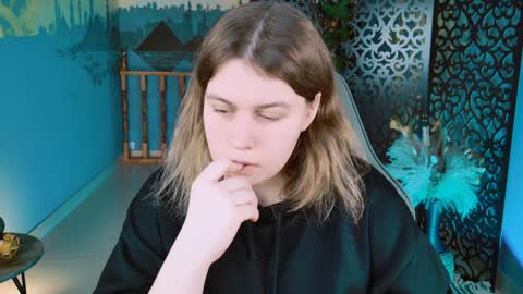 fiora online show from December 2024 05:15:02 AM