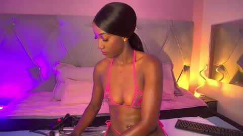 Fiorela Lenin  online show from October 2025 06:26:01 PM