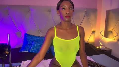 Fiorela Lenin  online show from October 2025 04:09:01 PM