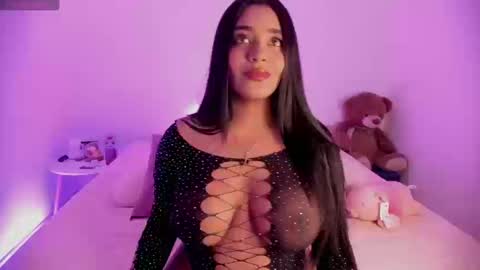 Snapshot of fiorellahecht chatting on October 2025 09:49:02 PM mishellehecht online show from October 2025 09:49:02 PM