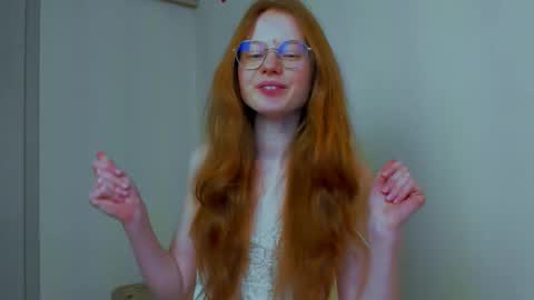 fire_luna online show from March 2026 05:25:02 AM