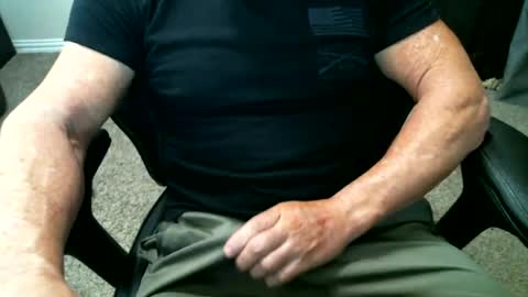 fitguy40 online show from June 2026 08:51:02 PM