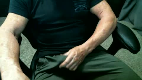 fitguy40 online show from June 2026 10:25:01 PM