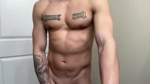 Snapshot of fithornyandtatted chatting on January 2025 09:53:02 PM fithornyandtatted online show from January 2025 09:53:02 PM