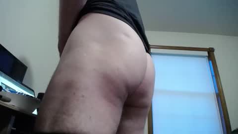 Snapshot of fitshow75 chatting on April 2026 11:19:01 AM Links in Bio below online show from April 2026 11:19:01 AM