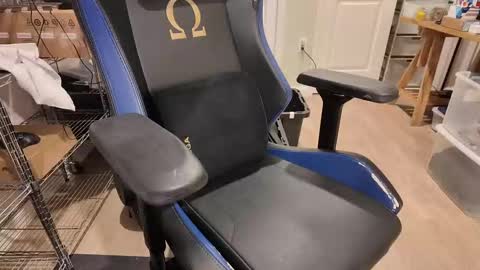 Snapshot of fixieblue chatting on September 2025 03:01:01 PM Duke Awesome online show from September 2025 03:01:01 PM