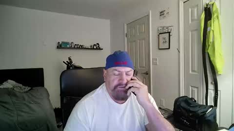 Snapshot of flaguy3233 chatting on January 2025 08:43:01 PM Florida guy online show from January 2025 08:43:01 PM