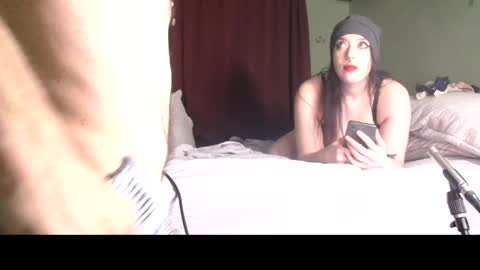 Flannel Dong online show from November 2025 08:25:01 AM