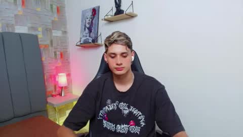 Snapshot of flaquito___ chatting on April 2026 08:55:01 PM Flaquito online show from April 2026 08:55:01 PM