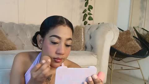 Flavia online show from December 2025 07:22:01 PM