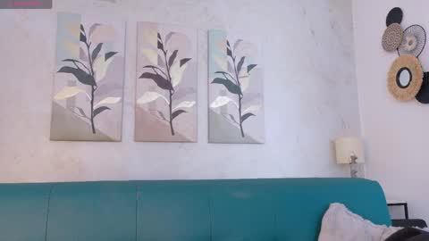 Snapshot of flavia_cruz chatting on May 2026 12:56:02 PM Flavia online show from May 2026 12:56:02 PM
