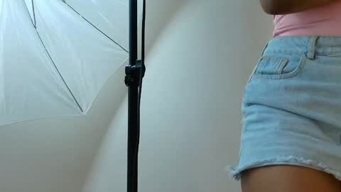 Snapshot of flavia_cruz chatting on May 2026 12:22:02 PM Flavia online show from May 2026 12:22:02 PM