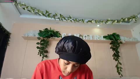 Snapshot of flavia_cruz chatting on May 2026 12:10:02 PM Flavia online show from May 2026 12:10:02 PM