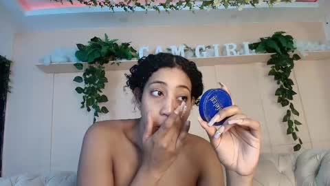 Snapshot of flavia_cruz chatting on May 2026 12:23:01 PM Flavia online show from May 2026 12:23:01 PM