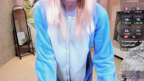 FlexiMona online show from April 2026 10:18:01 PM