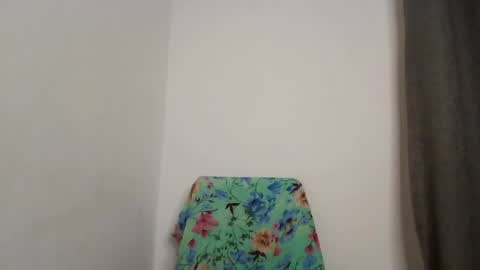 flirty_arrya online show from July 2026 07:02:02 AM