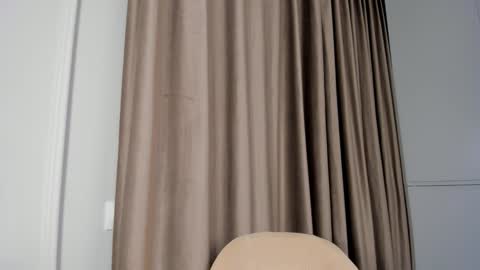 Emely  online show from November 2025 03:03:02 PM