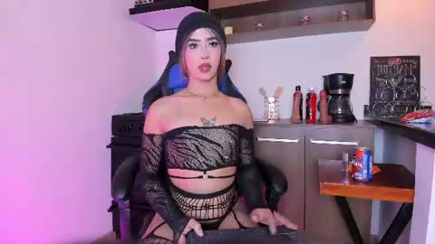 Snapshot of flor_pink chatting on July 2026 02:16:01 AM Flor online show from July 2026 02:16:01 AM
