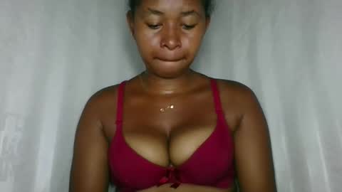 florencia011 online show from December 2025 11:48:01 AM