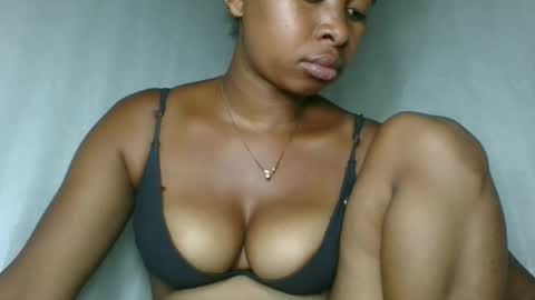 florencia011 online show from December 2025 09:26:02 AM