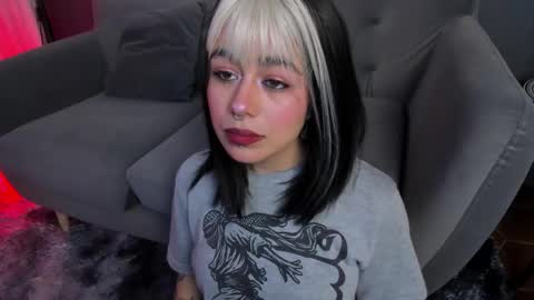 Snapshot of flower_smith_ chatting on February 2026 12:34:01 PM Its a pleasure to meet you. Im Flower. Help me reach 1k. Follow me. online show from February 2026 12:34:01 PM