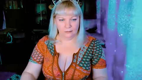 Snapshot of flowerahbutterf chatting on December 2025 12:49:02 AM FlowerAhButterf online show from December 2025 12:49:02 AM