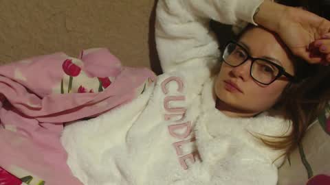 Snapshot of flowercandydoll chatting on December 2024 02:45:02 AM say meow and send tip  online show from December 2024 02:45:02 AM