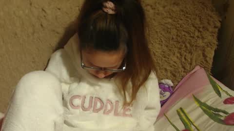 Snapshot of flowercandydoll chatting on December 2024 02:25:02 AM say meow and send tip  online show from December 2024 02:25:02 AM