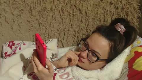 Snapshot of flowercandydoll chatting on February 2025 06:16:01 PM say meow and send tip  online show from February 2025 06:16:01 PM