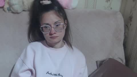 Snapshot of flowercandydoll chatting on April 2026 01:10:02 PM say meow and send tip online show from April 2026 01:10:02 PM