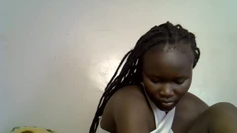 flowerdiva002 online show from December 2025 01:41:02 PM